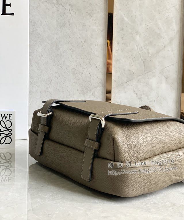 LOEWE包包 羅意威military messenger經典信使包 羅意威小挎包 11357  tcl1130